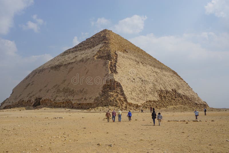 Christchurch Proporcional enfermero Dahshur, Egipto: La Pirámide Roja Imagen de archivo - Imagen de oriente,  turista: 167925579