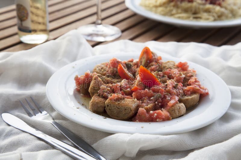 Dakos-Aperitif stockfoto. Bild von tomate, griechisch - 31336858