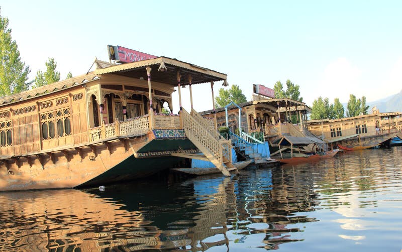 Dal Lake House Boat.