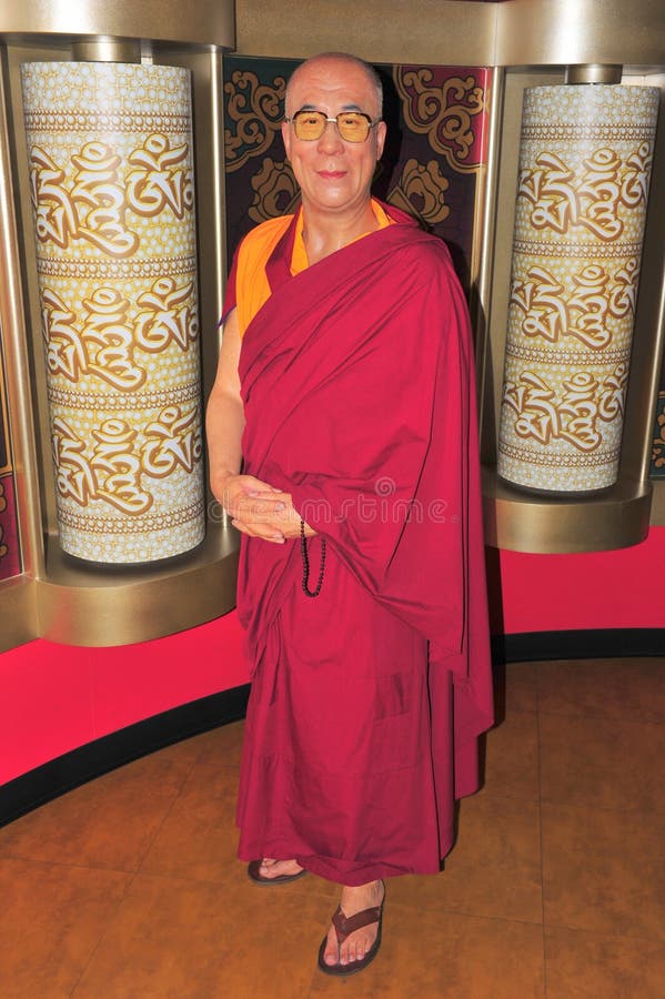 Dalai Lama na senhora Tussaud foto de stock Dalai Lama na senhora Tussaud foto de stock