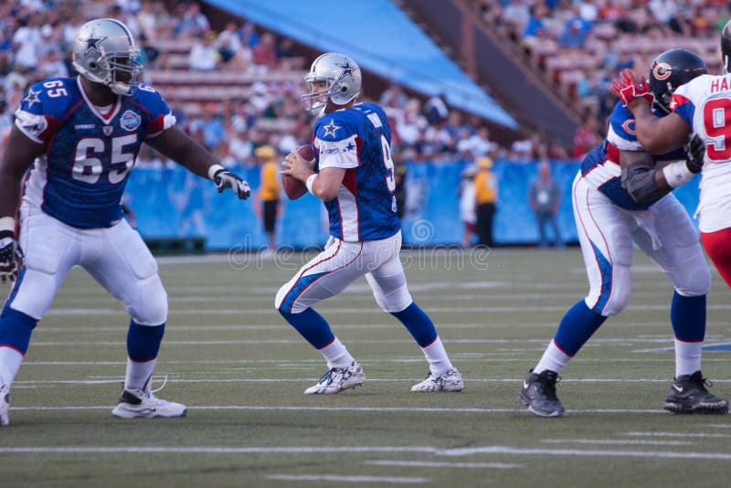 Dallas Cowboys QB Tony Romo in action at the 2007 Pro-Bowl in Aloha Stadium, Honolulu, Hawaii. Game was played February 10, 2007. Dallas Cowboys QB Tony Romo in action at the 2007 Pro-Bowl in Aloha Stadium, Honolulu, Hawaii. Game was played February 10, 2007.