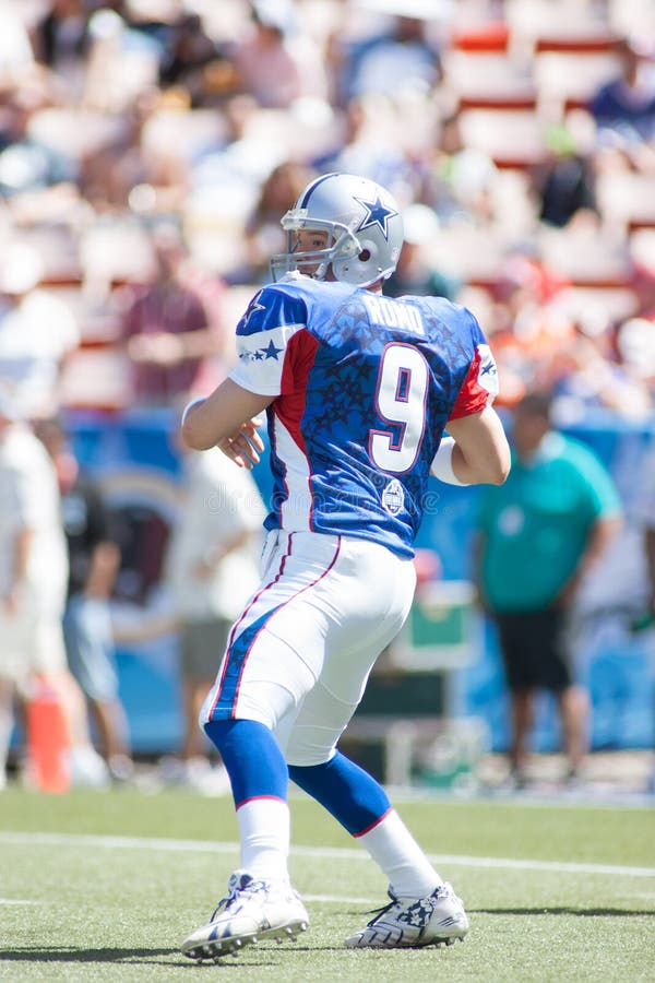 Dallas Cowboys quarterback Tony Romo in action at the 2007 Pro-Bowl in Aloha Stadium, Honolulu, Hawaii. Game was played February 10, 2007. Dallas Cowboys quarterback Tony Romo in action at the 2007 Pro-Bowl in Aloha Stadium, Honolulu, Hawaii. Game was played February 10, 2007.