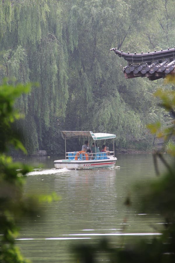 Daming jeziora, Jinan miasto, Shandong prowincja, Chiny park zdjęcia stock Daming jeziora, Jinan miasto, Shandong prowincja, Chiny park zdjęcia stock