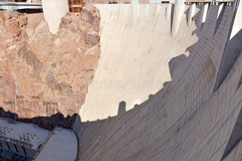 Dammsugarefördämningen, en massiv hydroelektrisk teknikgränsmärke som lokaliseras på Nevada, och Arizona gränsar arkivfoton Dammsugarefördämningen, en massiv hydroelektrisk teknikgränsmärke som lokaliseras på Nevada, och Arizona gränsar arkivfoton