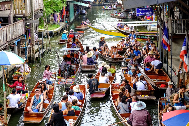 Damnoen Saduak floating market