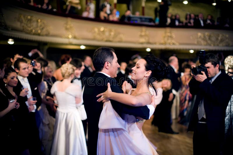 Dance in the ball editorial photography. Image of ceilinged 17688302