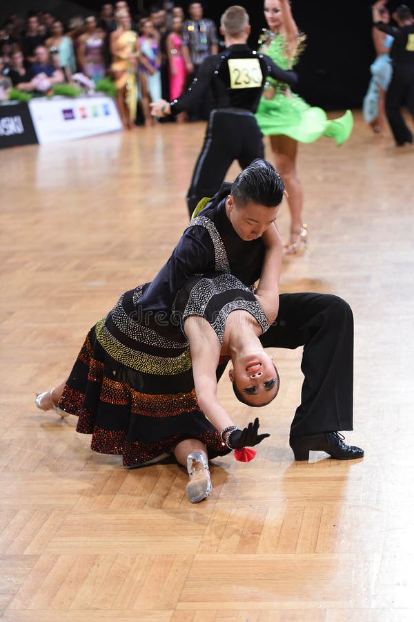 https://thumbs.dreamstime.com/b/dance-latin-couple-dance-pose-stuttgart-germany-august-unidentified-grand-slam-german-open-championship-91859087.jpg