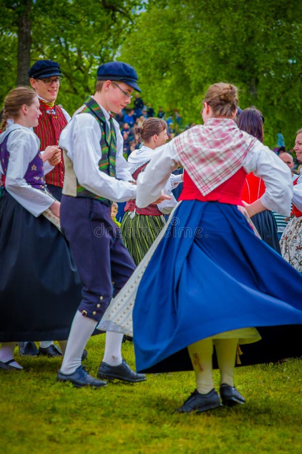 Dancing Around the Maypole in Midsummer Editorial Photo - Image of ...