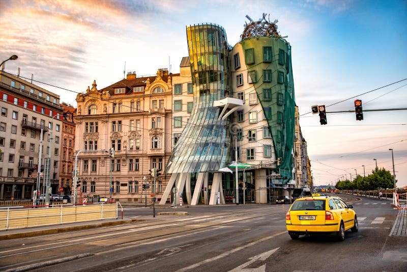 Dancing House, Prag fotografering för bildbyråer