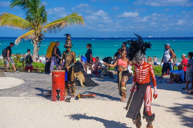 Dancing Maya Indians in Playa Del Carmen, Yukatan, Mexico Editorial ...