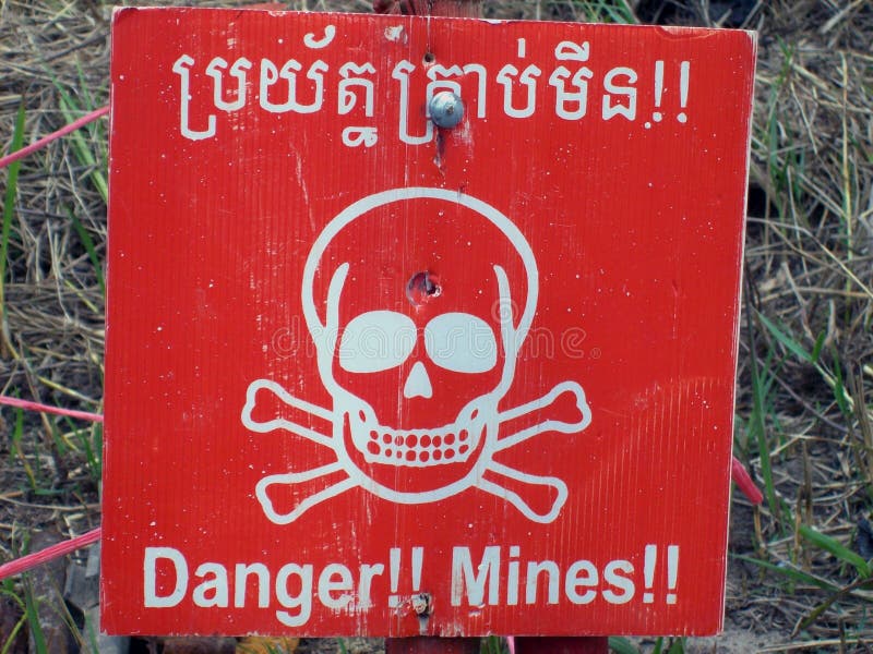 plaque metal DANGER MINES Cambodge Cambodia Metal Sign ROUGE RED 