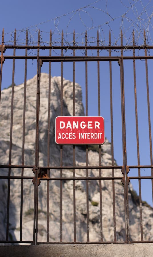 Danger sign in french