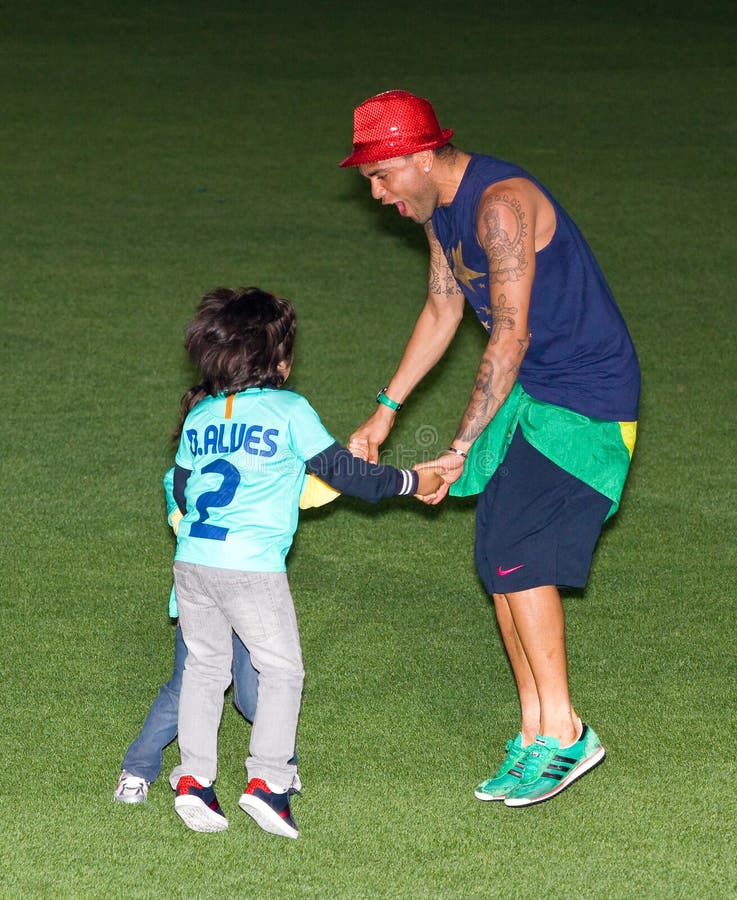 Dani Alves dancing editorial photography. Image of enjoy - 22716202