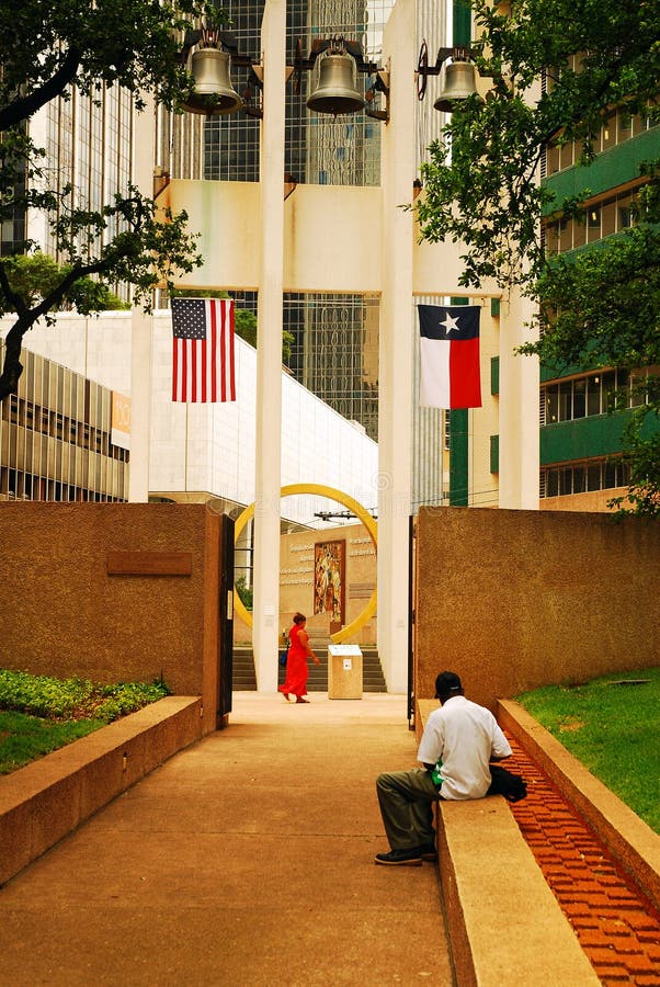 Danksagungs-Quadrat in im Stadtzentrum gelegenem Dallas, Texas lizenzfreie stockfotos Danksagungs-Quadrat in im Stadtzentrum gelegenem Dallas, Texas lizenzfreie stockfotos