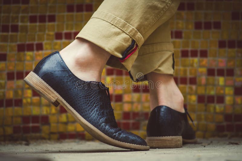 Dans in de nieuwe elegante schoenen royalty-vrije stock fotografie Dans in de nieuwe elegante schoenen royalty-vrije stock fotografie