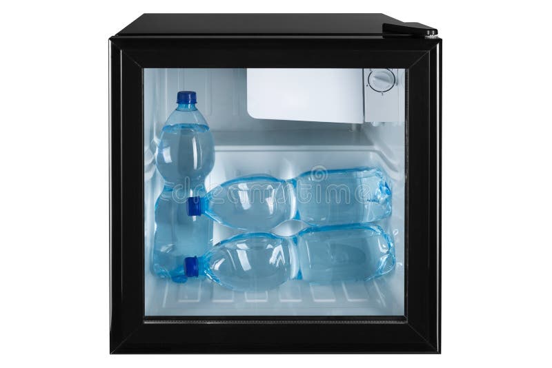Dans un petit réfrigérateur noir avec une porte en verre il y a trois bouteilles en plastique de l'eau, concept se refroidissant, illustration de vecteur Dans un petit réfrigérateur noir avec une porte en verre il y a trois bouteilles en plastique de l'eau, concept se refroidissant, illustration de vecteur