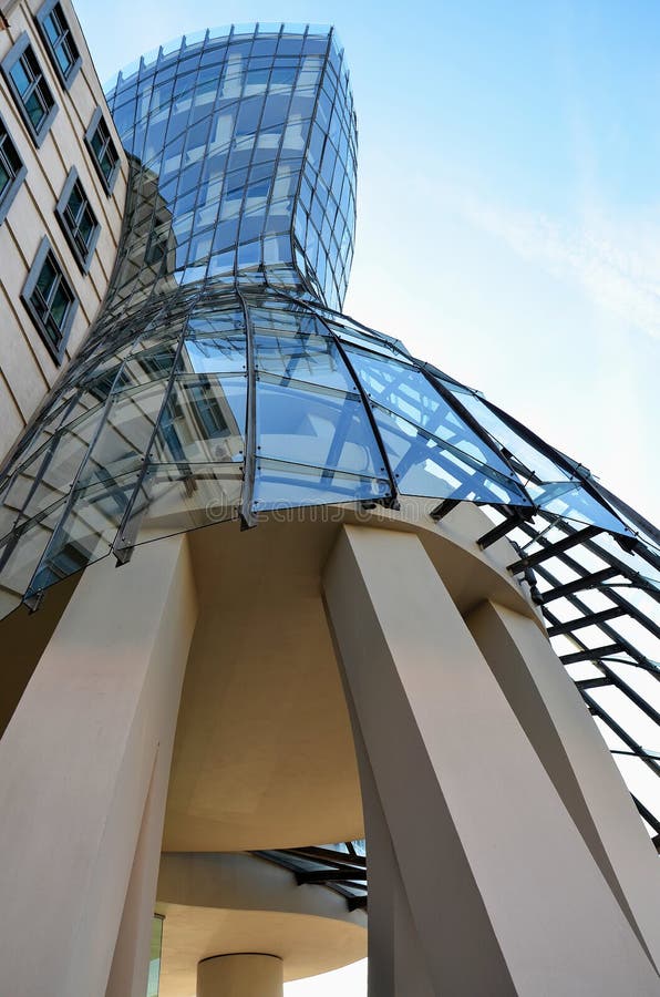 Specificera av danshuset, Prague royaltyfria bilder