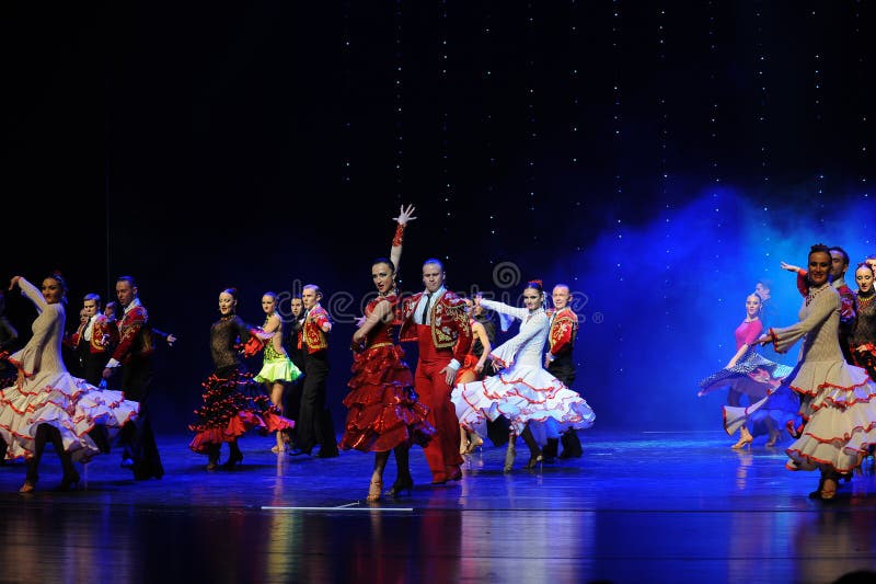 Late on January 9, 2015, brought by Austria World Dance World Dance staged in Jiangxi Province Arts Center theatre, this fusion of the cancan, waltz, tango, flamenco, belly dance dance performances and other countries lead the audience into a dance of the grand view garden. The world dance is the first concentrated display of the art world dance dance group, consisting of more than 50 excellent dancer. Many of the actors are all kinds of international dance competition winners, including had 12 consecutive reelection, national championships, occupation artist champion, symbol of the highest honor the dance art gold prize and the art of Dance Open Championship winner, world cup and European Championship silver medal, the bronze medal winner. The regiment's solo actors enjoy high reputation in Europe and North America and other places, there are 5 artists have won the Austria Presidential Award honors the artist gold medal. The world dance - the world dance style visual feast as a loud storm, has swept Germany, France, Holland, Switzerland, Norway, Israel, Hungary, Russia and other countries, leaving a haunting audio-visual experience. For the first time since the 2006 China tour so far, the world dance after Beijing, Shanghai, Guangzhou and other dozens of cities, hundreds of performances, has been endorsed unanimously by the local audience and the media. Photo taken on January 9, 2015. Late on January 9, 2015, brought by Austria World Dance World Dance staged in Jiangxi Province Arts Center theatre, this fusion of the cancan, waltz, tango, flamenco, belly dance dance performances and other countries lead the audience into a dance of the grand view garden. The world dance is the first concentrated display of the art world dance dance group, consisting of more than 50 excellent dancer. Many of the actors are all kinds of international dance competition winners, including had 12 consecutive reelection, national championships, occupation artist champion, symbol of the highest honor the dance art gold prize and the art of Dance Open Championship winner, world cup and European Championship silver medal, the bronze medal winner. The regiment's solo actors enjoy high reputation in Europe and North America and other places, there are 5 artists have won the Austria Presidential Award honors the artist gold medal. The world dance - the world dance style visual feast as a loud storm, has swept Germany, France, Holland, Switzerland, Norway, Israel, Hungary, Russia and other countries, leaving a haunting audio-visual experience. For the first time since the 2006 China tour so far, the world dance after Beijing, Shanghai, Guangzhou and other dozens of cities, hundreds of performances, has been endorsed unanimously by the local audience and the media. Photo taken on January 9, 2015.