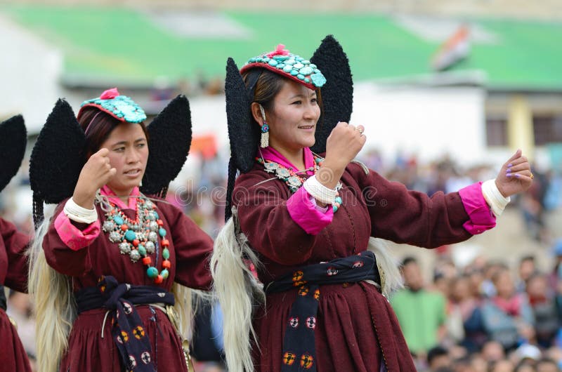 Dansers op Festival van Erfenis Ladakh stock afbeeldingen Dansers op Festival van Erfenis Ladakh stock afbeeldingen
