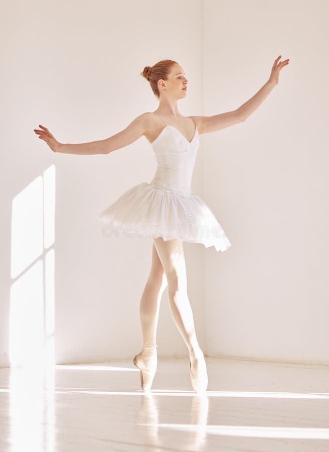 Ballerine Danse En Studio De Ballet Sur Pointes Chaussures