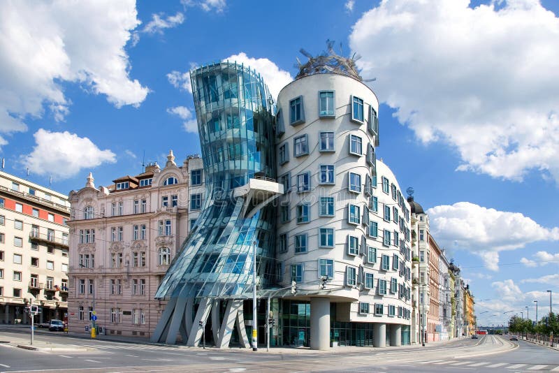 Danshus, Prague, tjeckisk republik royaltyfria bilder
