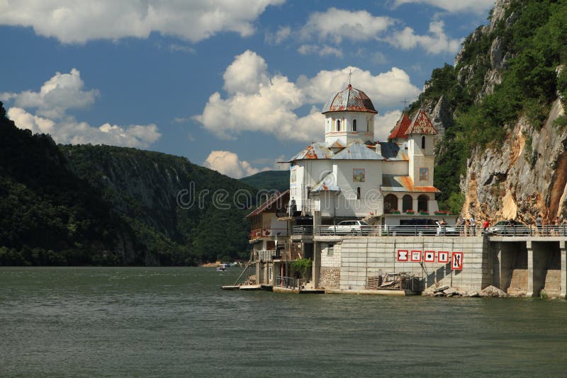 danube klyftor romania royaltyfri foto danube klyftor romania royaltyfri foto
