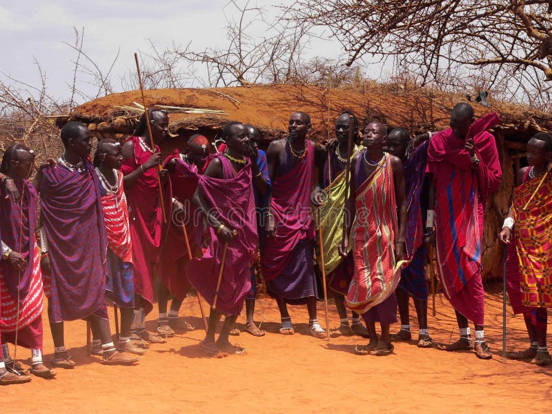 Guerreiros Masai a dançar imagem de stock royalty free