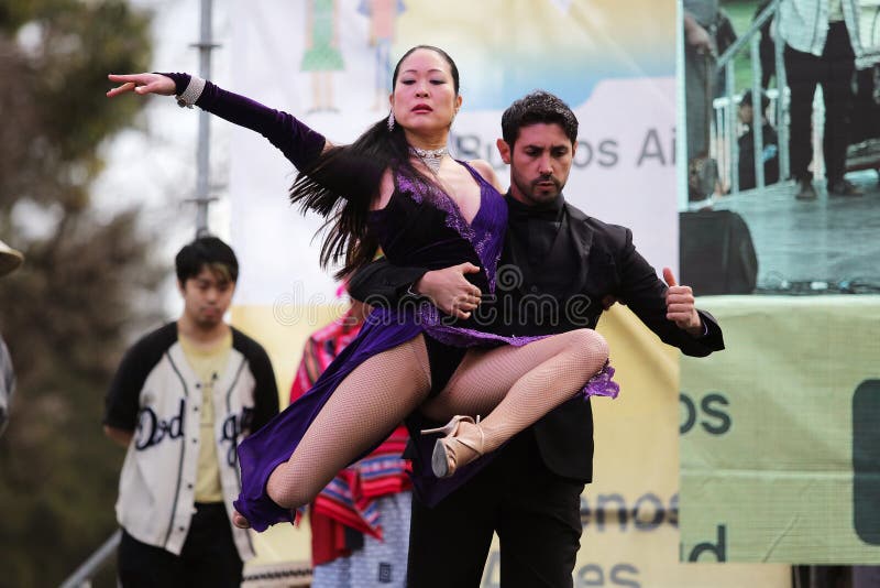Dançarinos do tango em Buenos Aires imagens de stock Dançarinos do tango em Buenos Aires imagens de stock