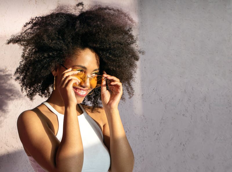 32 Stunning Hairstyles For Women Of All Ages Who Wear Glasses