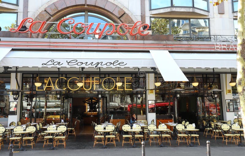 Brasserie La Coupole in Paris, Frankreich Redaktionelles