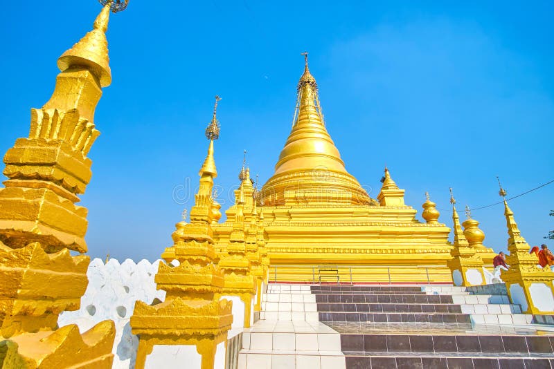 Das goldene stupa im Kuthodaw-Pagodenkomplex, Mandalay, Myanmar stockfotografie Das goldene stupa im Kuthodaw-Pagodenkomplex, Mandalay, Myanmar stockfotografie