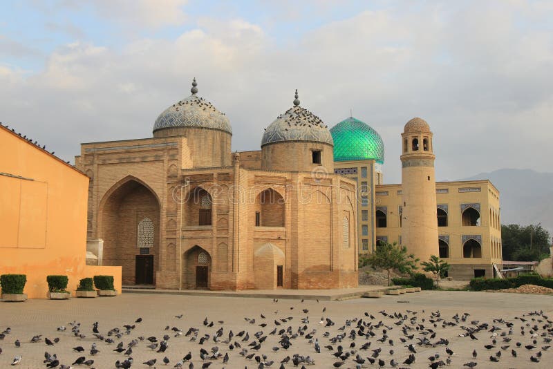 Das Mausoleum von Sheikh Massals-AnzeigeLärm in Khujand-Stadt, Tadschikistan lizenzfreie stockfotos