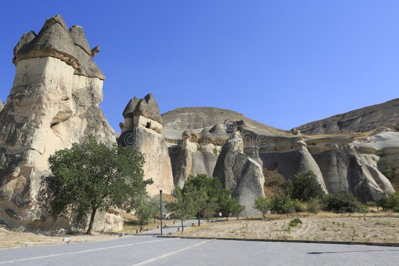 Das prächtige Cappadocia-Tal mit seiner felsigen Struktur aus vulkanischen Tuffs lizenzfreie stockfotos