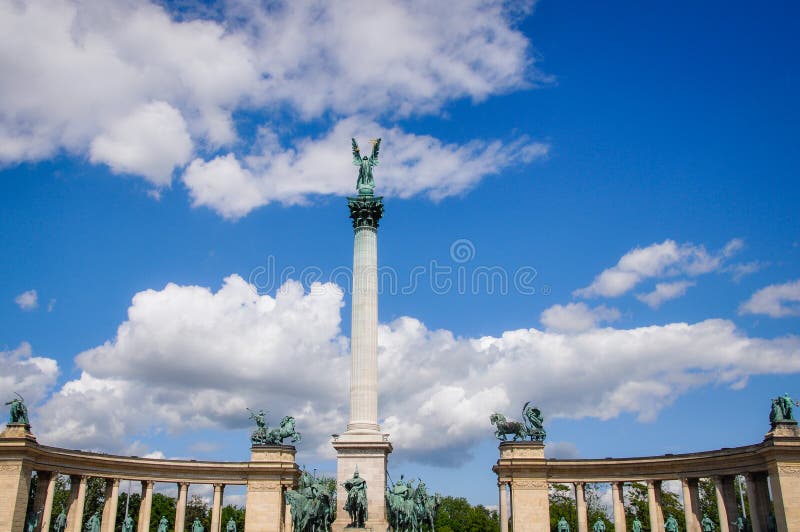 Das Quadrat der Helden in Budapest Ungarn stockbilder Das Quadrat der Helden in Budapest Ungarn stockbilder