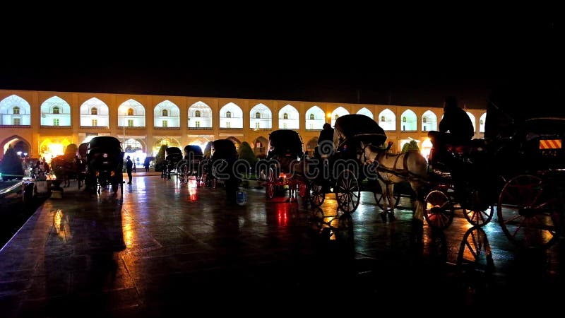 Das Reiten in Pferdewagen, wenn es Isfahan glättet, ist- die romantischste Anziehungskraft