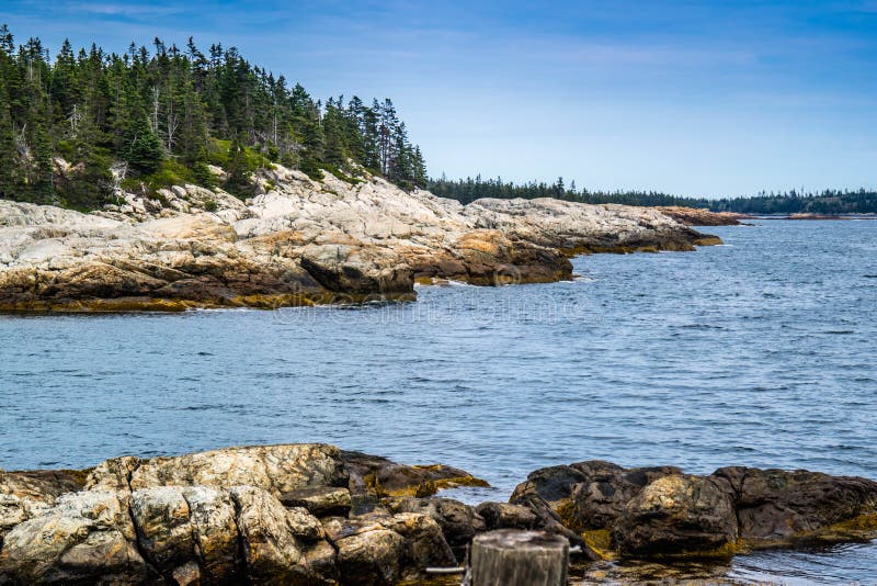Das reizende Duck Harbor Isle-Au Haut im Acadia-Nationalpark, Maine lizenzfreie stockbilder Das reizende Duck Harbor Isle-Au Haut im Acadia-Nationalpark, Maine lizenzfreie stockbilder