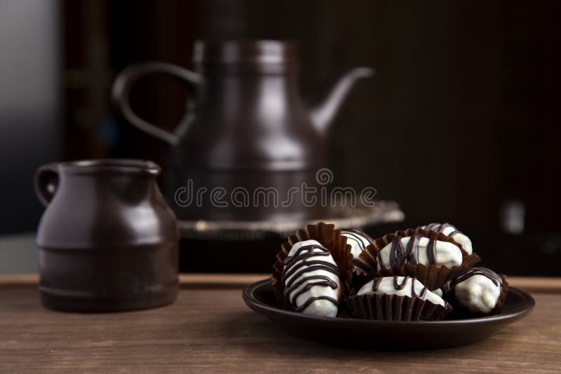 Datteldessert mit weißer Schokolade stockbild