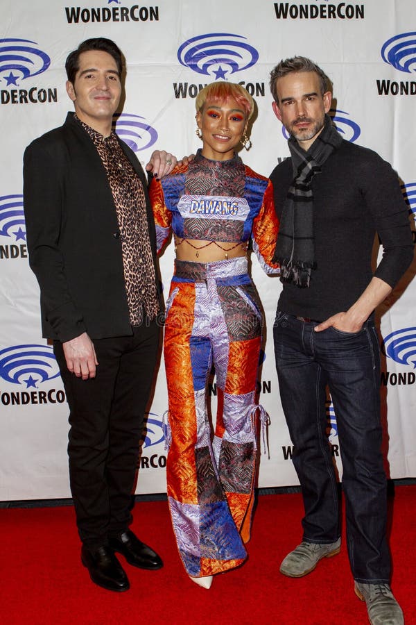 File:David Dastmalchian, Tati Gabrielle & Christopher Gorham  (52782973253).jpg - Wikimedia Commons