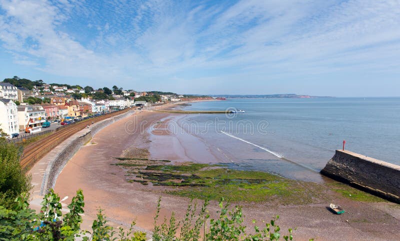 Dawlish Devon England con la pista ferroviaria y el mar de la playa fotos de archivo libres de regalías Dawlish Devon England con la pista ferroviaria y el mar de la playa fotos de archivo libres de regalías