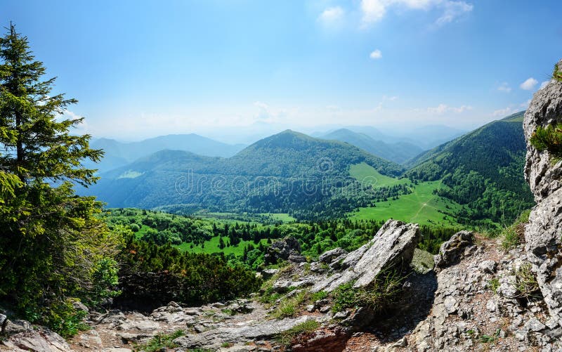 Denné foto z Vrátnej doliny pri Malej Fatre.