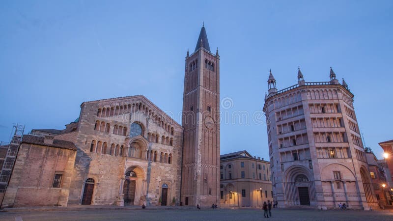 Day to night timelapse on Piazza Duomo, Parma