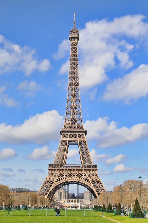 Daylight View Of The Eiffel Tower (La Tour Eiffel), Is An Iron Lattice  Tower Located On The Champ De Mars Editorial Image - Image Of History,  Famous: 39943070