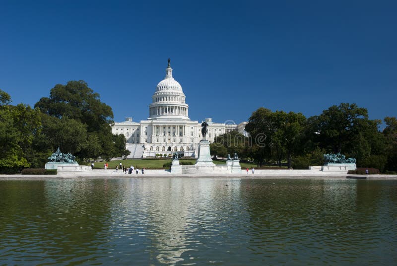 DC DI WASHINGTON, IL CAPITOL- IL 21 SETTEMBRE: Campidoglio fotografie stock libere da diritti DC DI WASHINGTON, IL CAPITOL- IL 21 SETTEMBRE: Campidoglio fotografie stock libere da diritti
