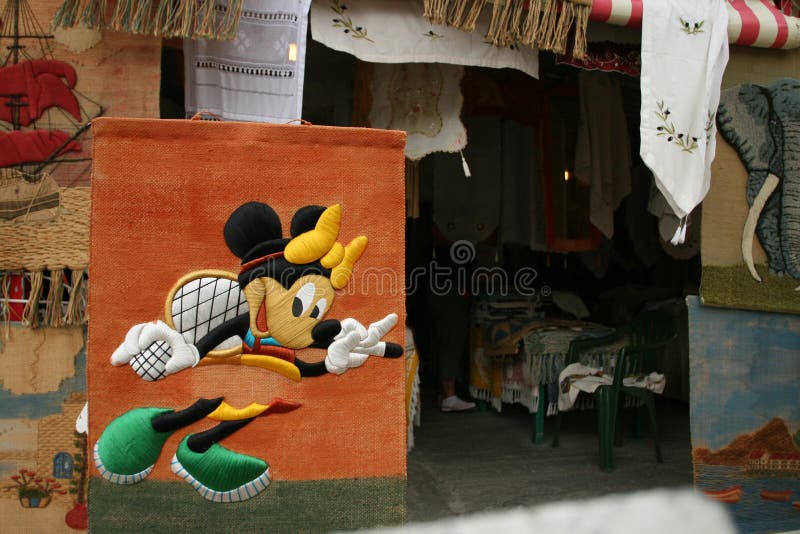 Winderig zoom Lokken De Afbeelding Van De Minnie Mouse Walt Disney Cartoon Redactionele  Afbeelding - Image of huis, beeldverhalen: 179256070