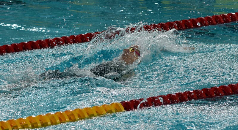 De Australische olympian en zwemmer Emily SEEBOHM AUS van de wereldkampioen royalty-vrije stock afbeeldingen De Australische olympian en zwemmer Emily SEEBOHM AUS van de wereldkampioen royalty-vrije stock afbeeldingen