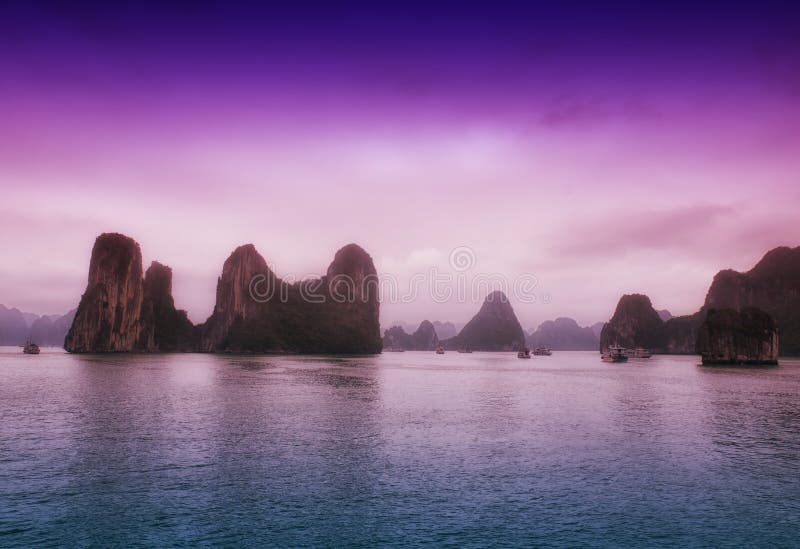 De Baai Vietnam van Halong stock afbeeldingen De Baai Vietnam van Halong stock afbeeldingen