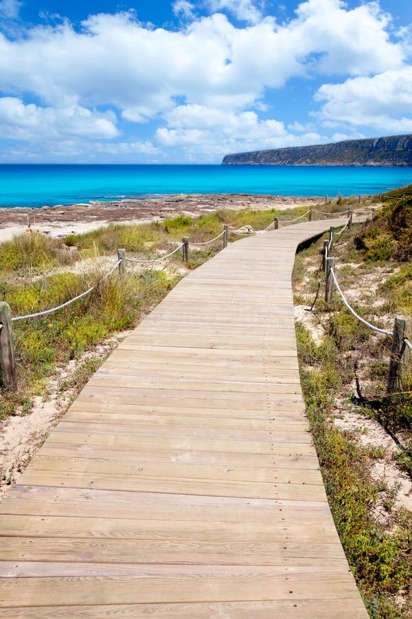 De Baleaarse Formentera manier van het eiland houten strand