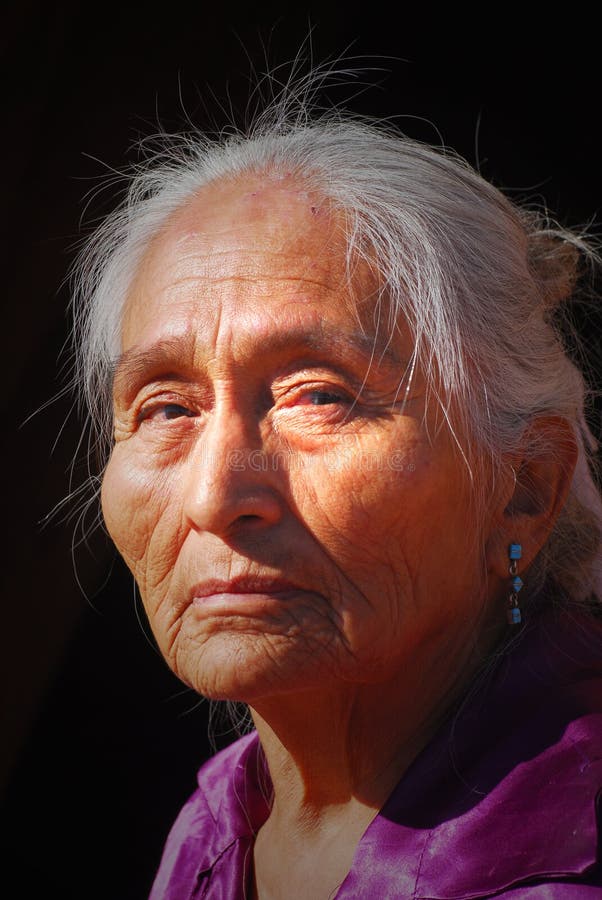 De bejaarde vrouw van Navajo