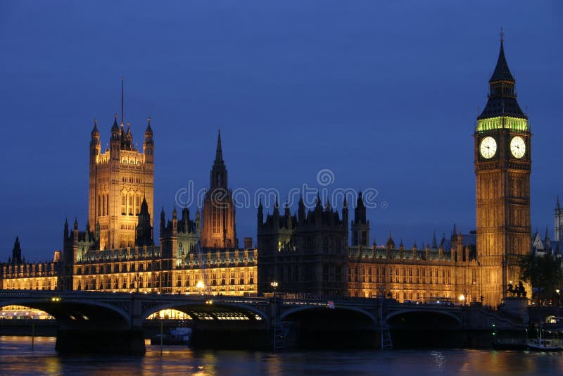 De Big Ben bij nacht royalty-vrije stock afbeeldingen De Big Ben bij nacht royalty-vrije stock afbeeldingen