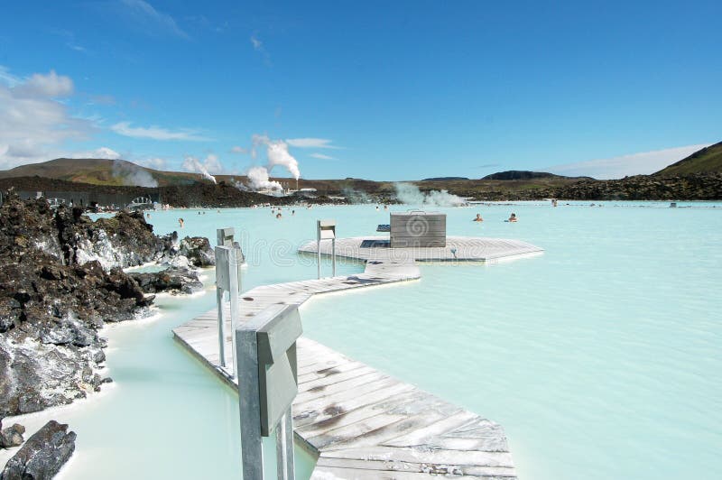 De Blauwe toevlucht van het Lagune geothermische bad in IJsland stock foto's De Blauwe toevlucht van het Lagune geothermische bad in IJsland stock foto's